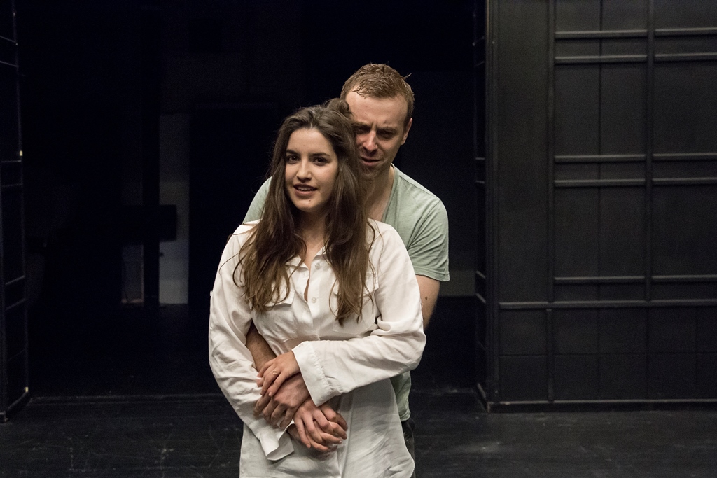 Próby TCHNIENIA: Justyna Kowalska, Mateusz Rusin. Fot. Zbigniew Lisiecki / Teatr Narodowy